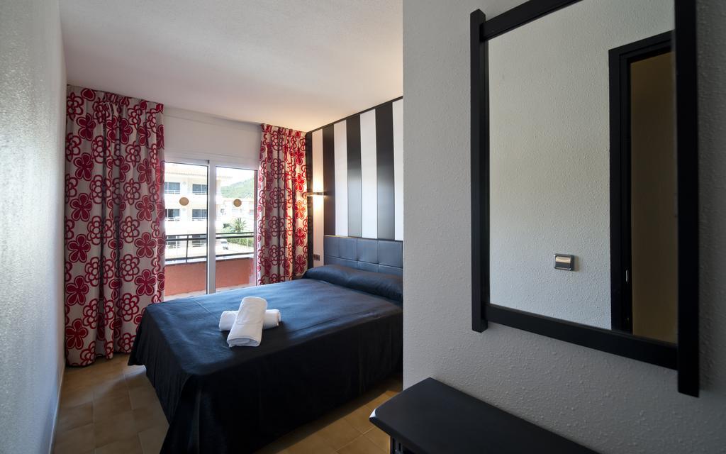 Apartamentos Salles Beach Л'Естартіт Номер фото