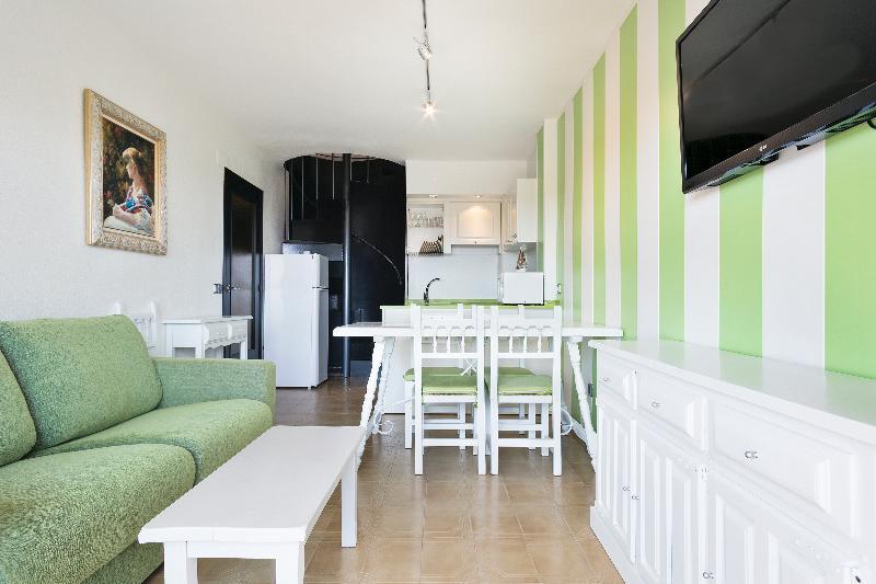 Apartamentos Salles Beach Л'Естартіт Екстер'єр фото
