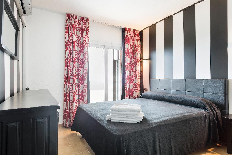 Apartamentos Salles Beach Л'Естартіт Екстер'єр фото