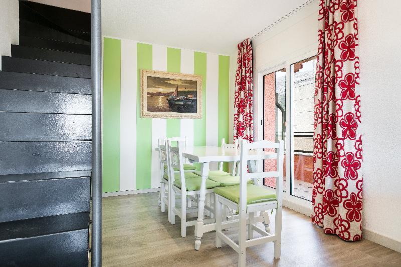 Apartamentos Salles Beach Л'Естартіт Екстер'єр фото