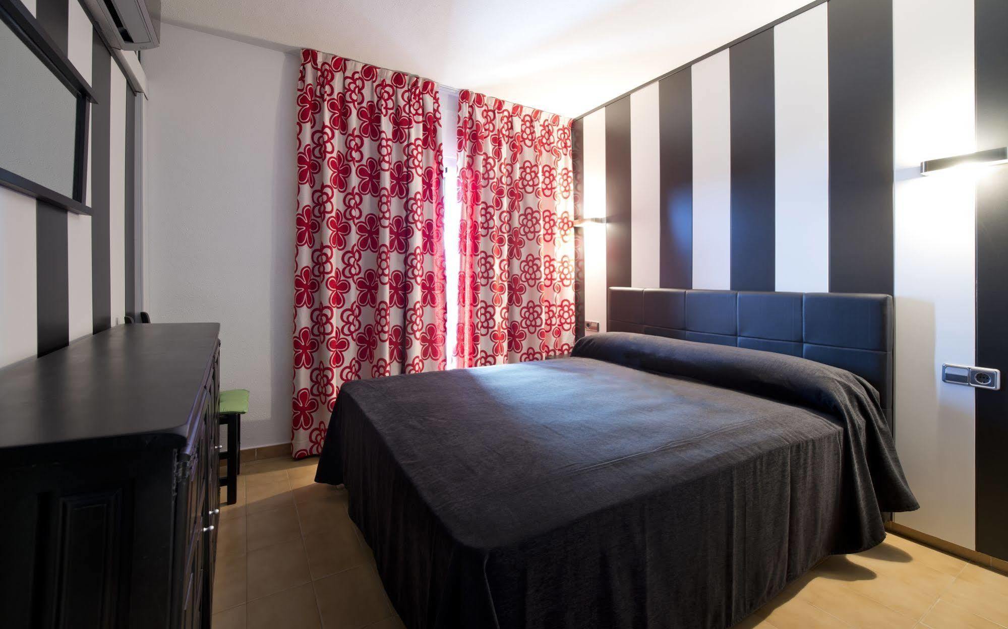 Apartamentos Salles Beach Л'Естартіт Екстер'єр фото